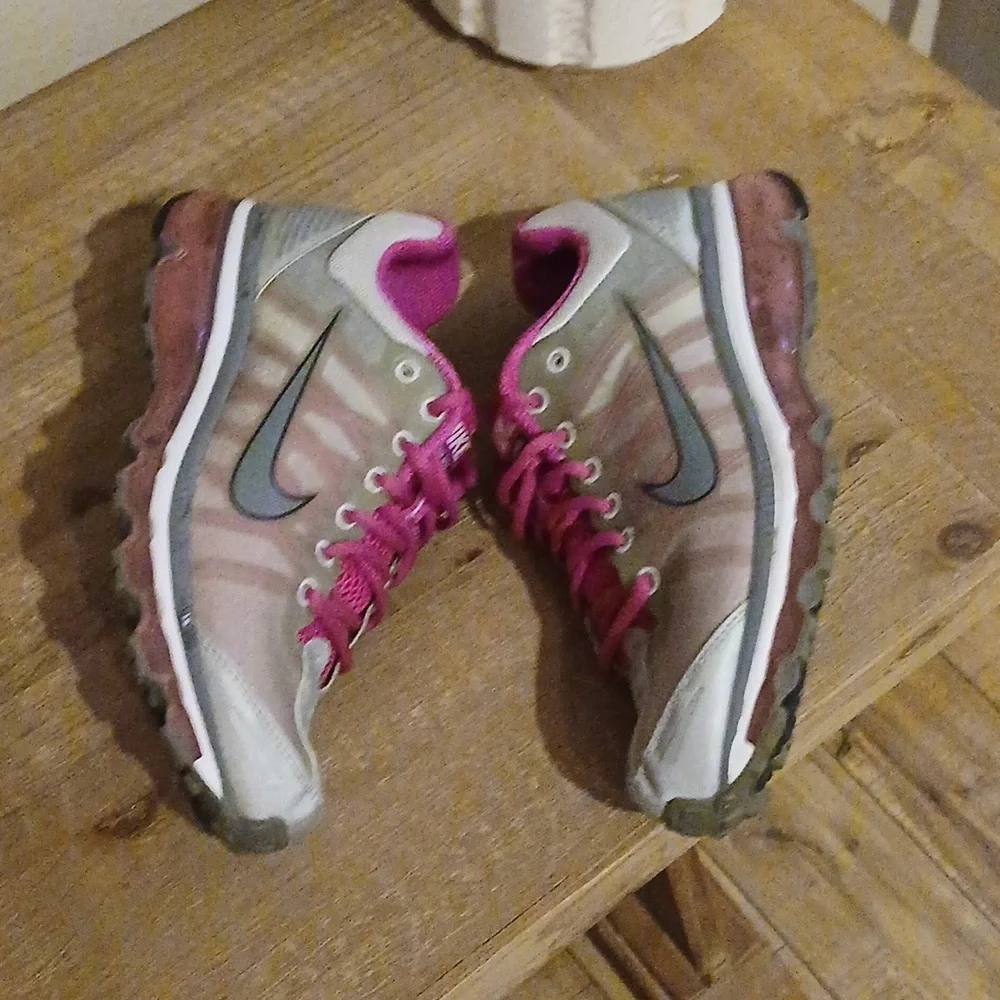 Nike Air Max Women's Pink And Gray Running Shoes Sneakers. Size 8 - Picture 12 of 17